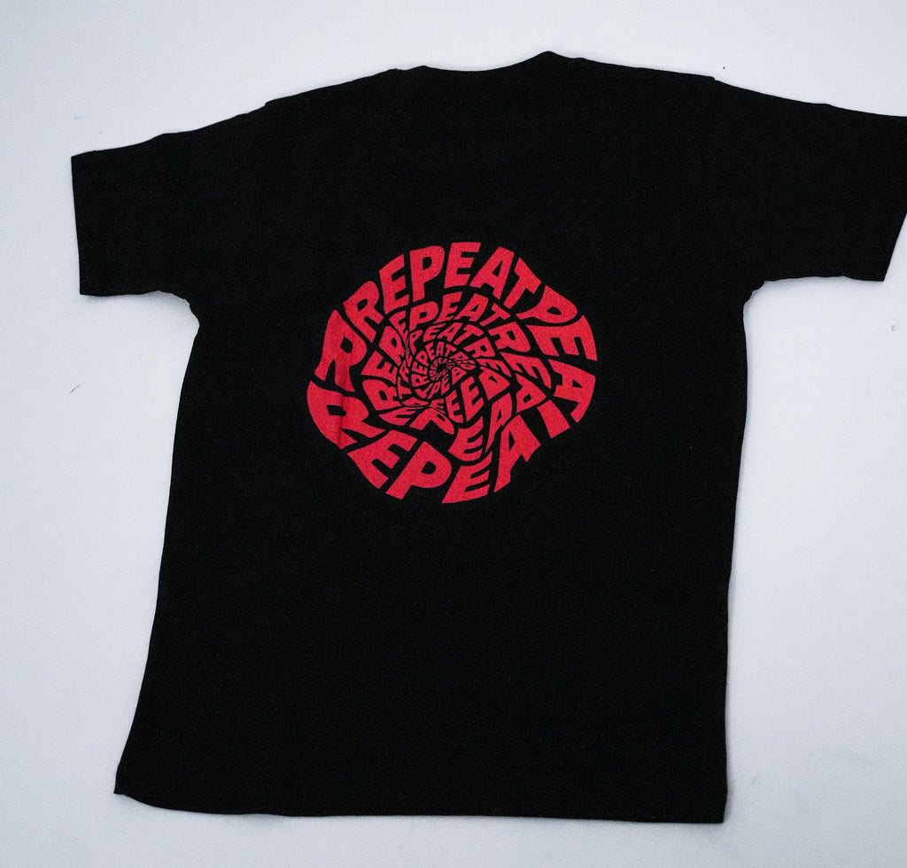 Repeat T-shirt — Zwart