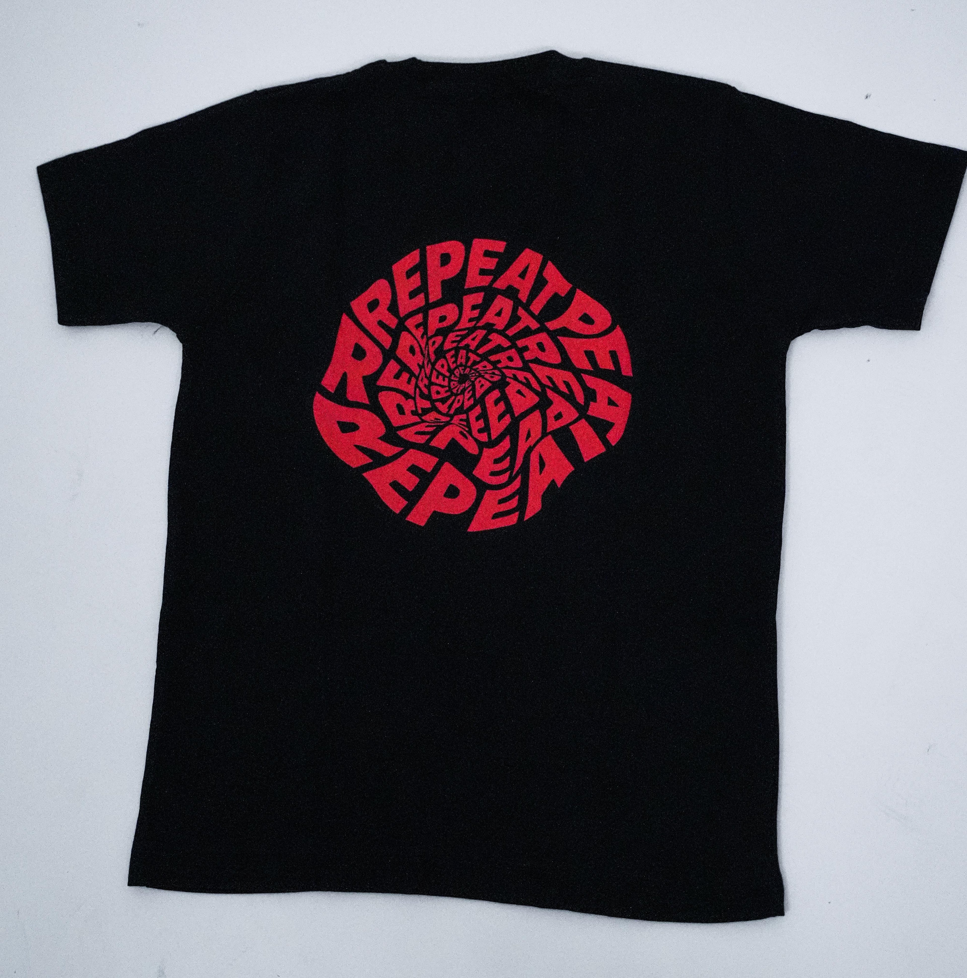 Repeat T-shirt — Zwart